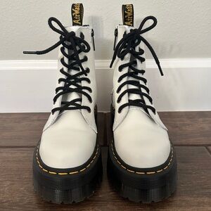 Dr. Martens Jadon